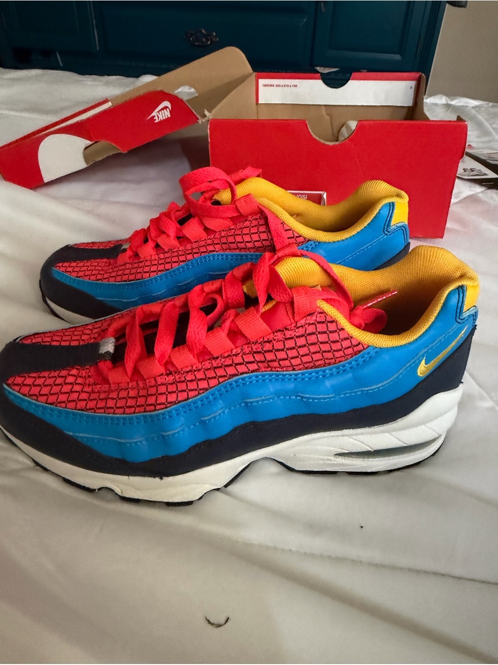 Nike Air Max 95 NOW (GS) size 5Y